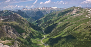  Blick zur Alpe Kaisers und in Richtung Lechtal